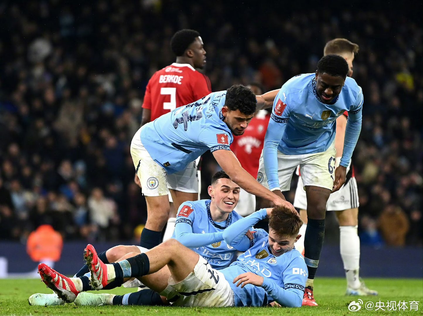 包含清晨突围战来临，曼城围绕NBA季后赛刷新队史纪录，管理层满意，训练强度明显提升的词条-九游体育下载